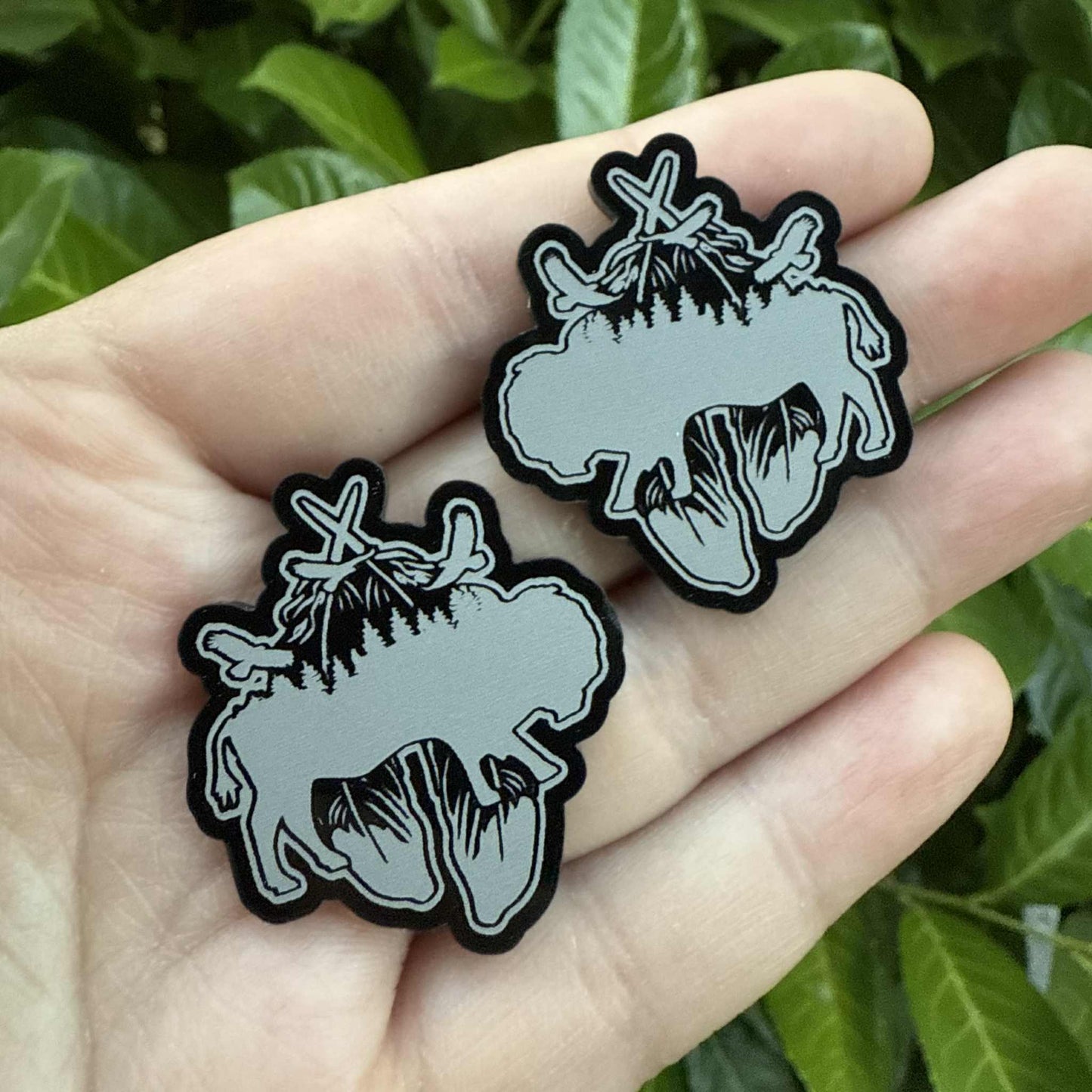 Buffalo Feathers Black Acrylic Cabochon