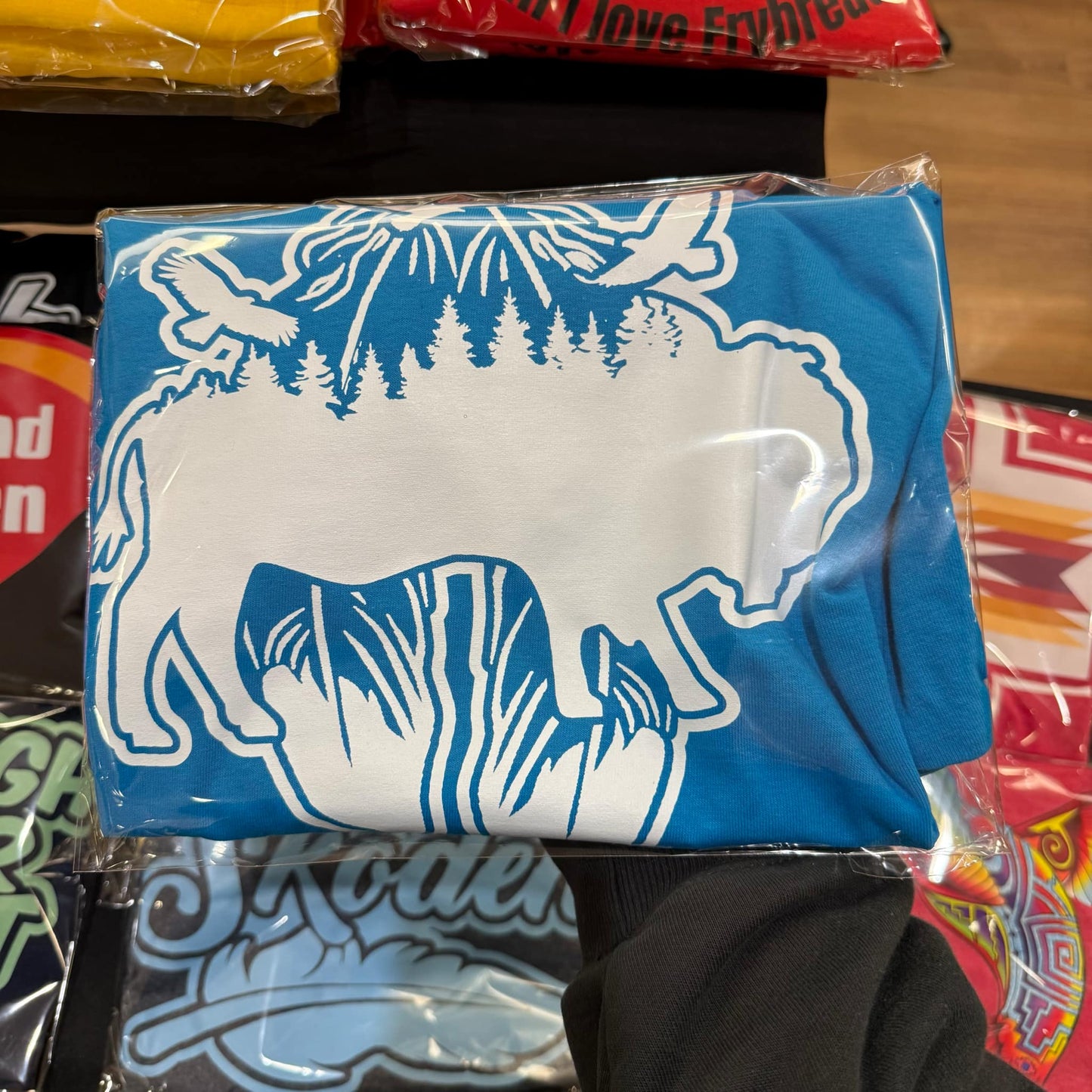 Buffalo with 2 feathers Blue XL Shirt