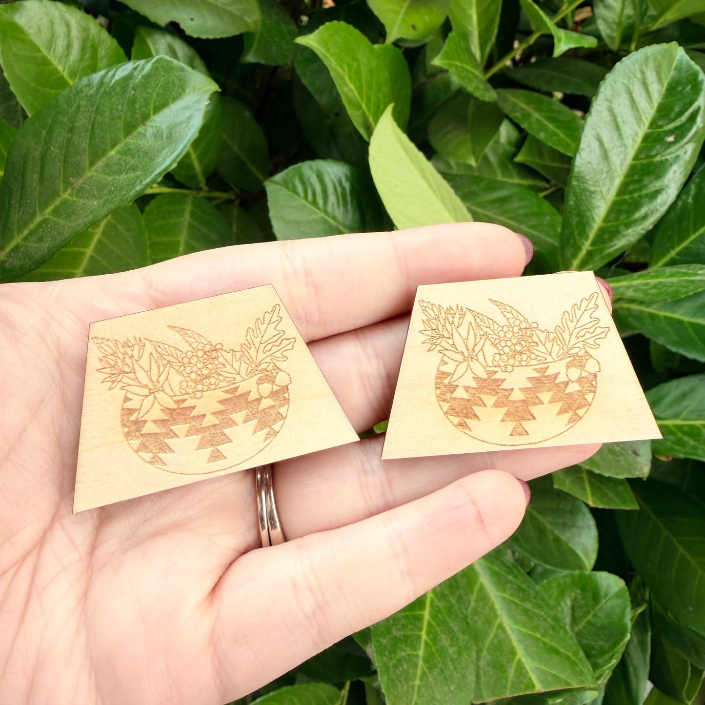 GR Restoration Basket Cabochon